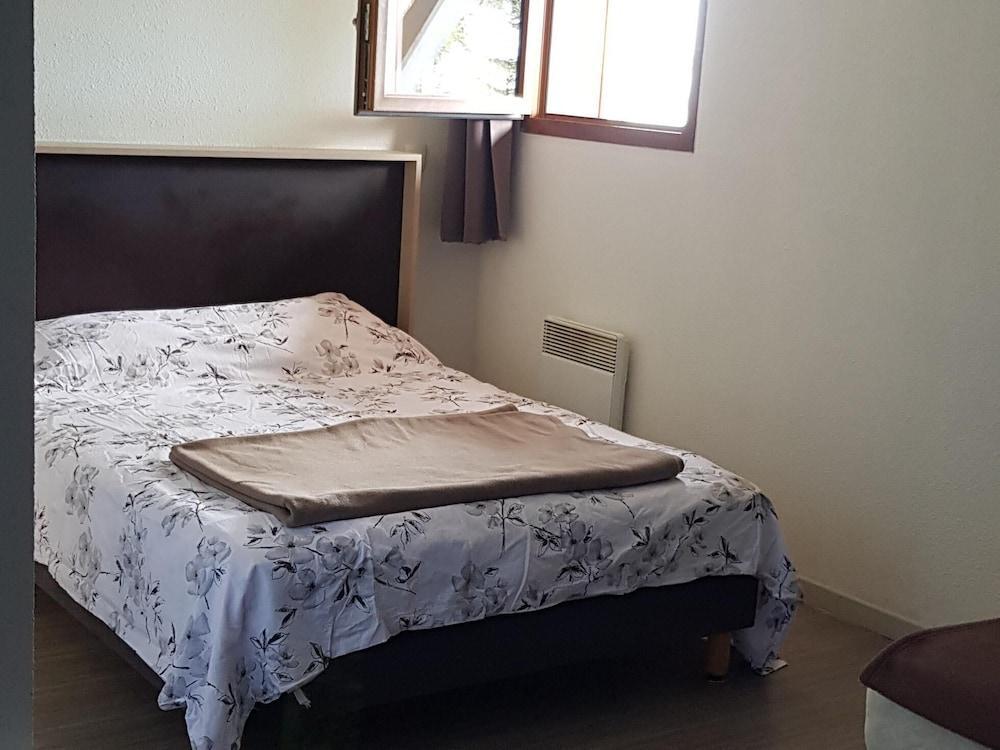 Les Blanches Provencales Bed & Breakfast