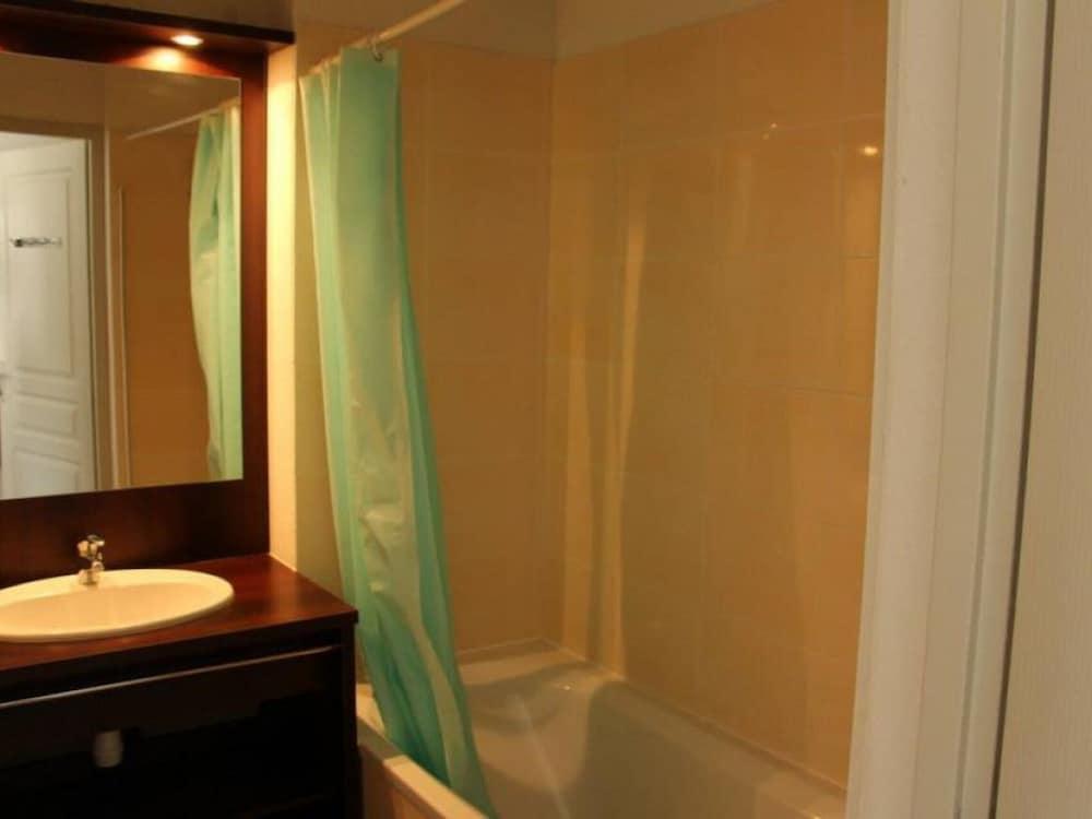 Les Blanches Provencales Bed & Breakfast